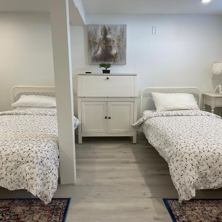Newly Renovated 2 Bedroom 1 Ba *10 Min Walk To Falls* Niagara Falls Exterior photo